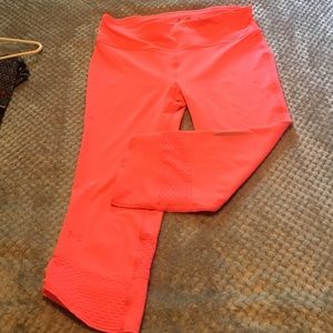 Under Armor heat gear, work out leggings