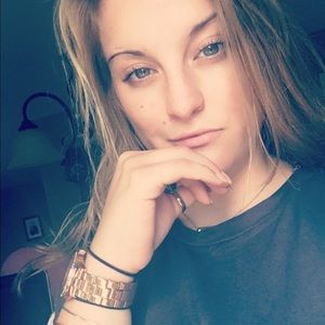 Meet your Posher, Brittney