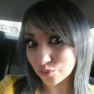 Meet your Posher, Nora