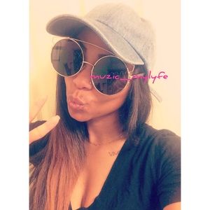 Oversized round sunnies!