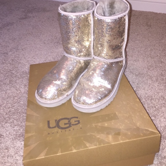 UGGS-Silver Sparkles!