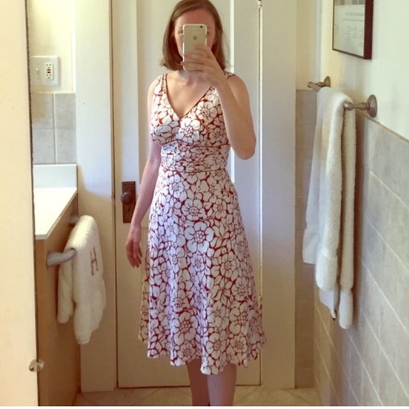 Anne Taylor size 2 100% silk shell dress