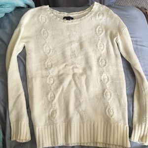 White American Eagle sweater