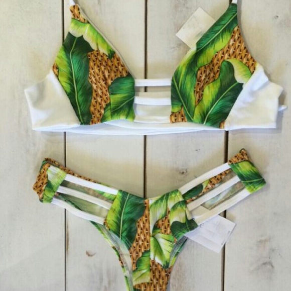 Nasty Gal Other - Green and White Tropical NWOT Bikini Set Medium