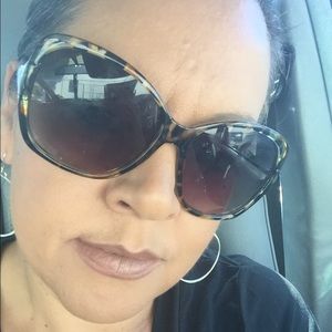 Meet your Posher, Tonantzin