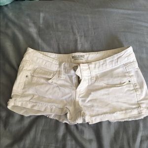 White mossimo shorts