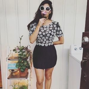 Vintage flower mini dress! Beautifully beaded!