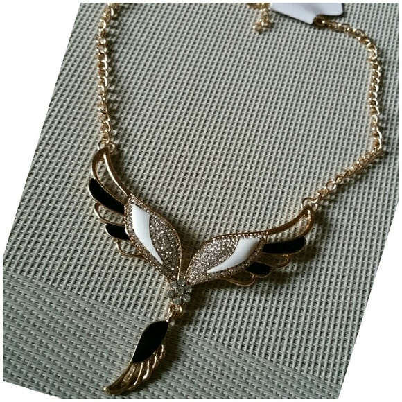 GOLDEN WING NECKLACE