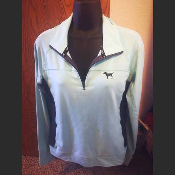 ‼️SOLD LOCALLY‼️ VS PINK Ultimate Half-Zip!💟