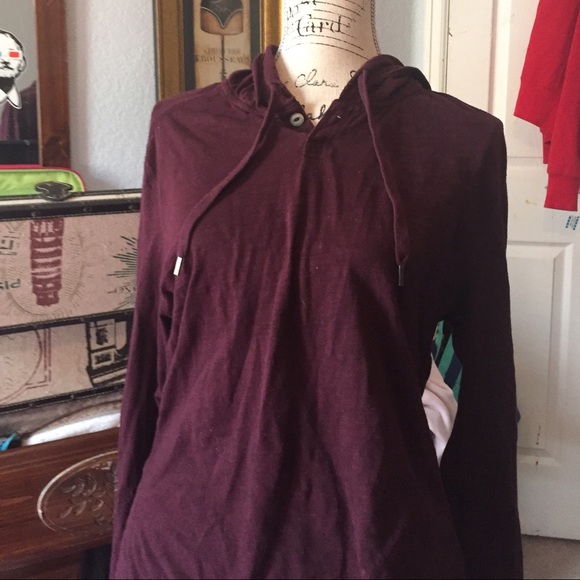 Burgundy converse hoodie