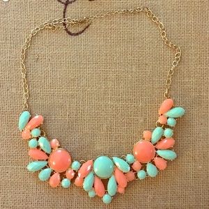 HP 🎉🎉Coral and teal statement necklace