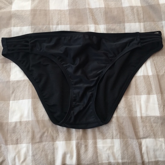 Black bikini bottoms