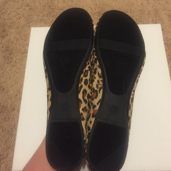 🎉Back in Stock! Leopard flats! Size 9, 10, ❤️ - Picture 3 of 4