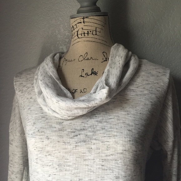 2 sweater gray and gray and white