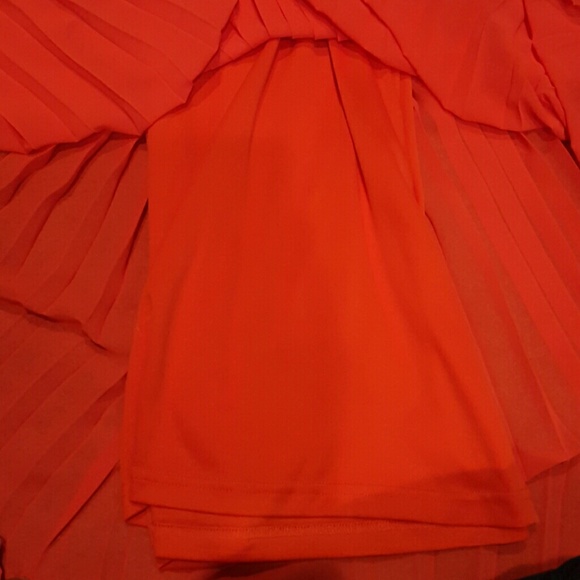 Red summer dress - Picture 2 of 3