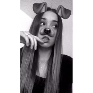 Meet your Posher, Michaela