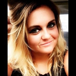 Meet your Posher, Desi