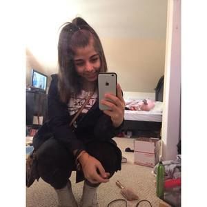 Meet your Posher, Desiree