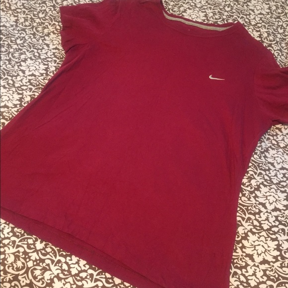 Nike Slim Fit Athletic Top, Burgundy