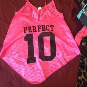 Tank top lose really cute