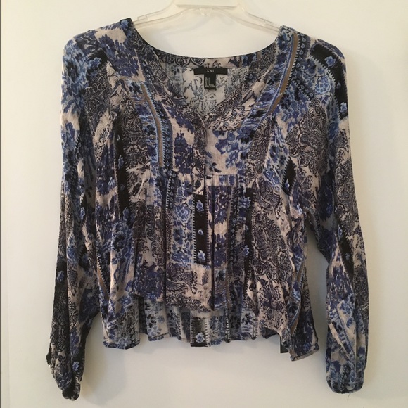 Flowy floral top perfect for any occasion