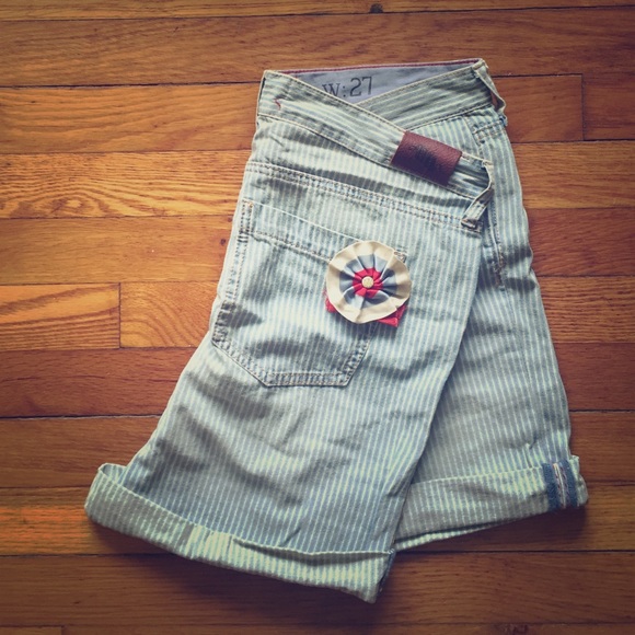 ✂️price cut✂️Anthropology boyfriend  shorts.