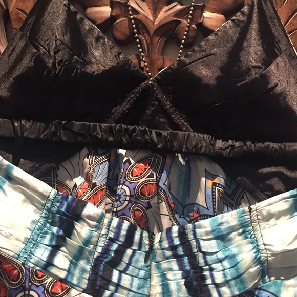 Halter top - Picture 3 of 4