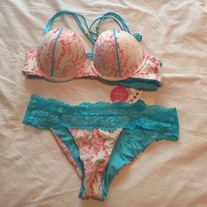 Beach bunny damascus sea bikini