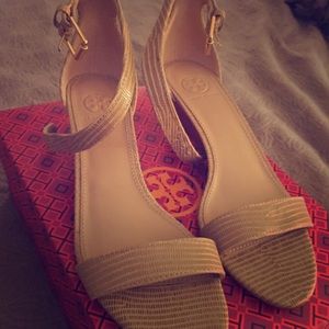 REDUCED! NWT Tory Burch Savannah Wedge Sandal tan
