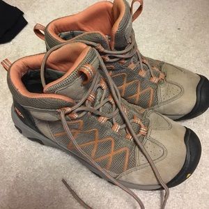 Keen Hiking Boots 8.5