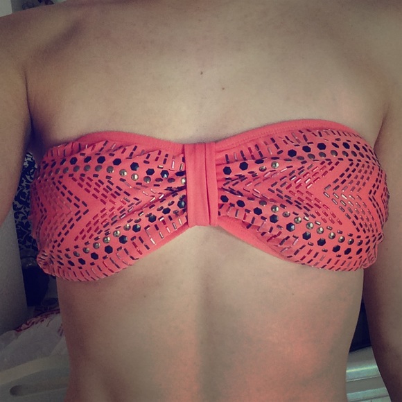 Tribal print strapless bikini top