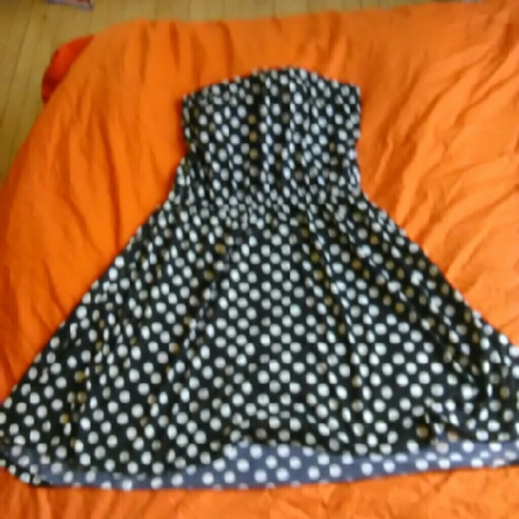 Pretty halter top dress - Picture 1 of 2