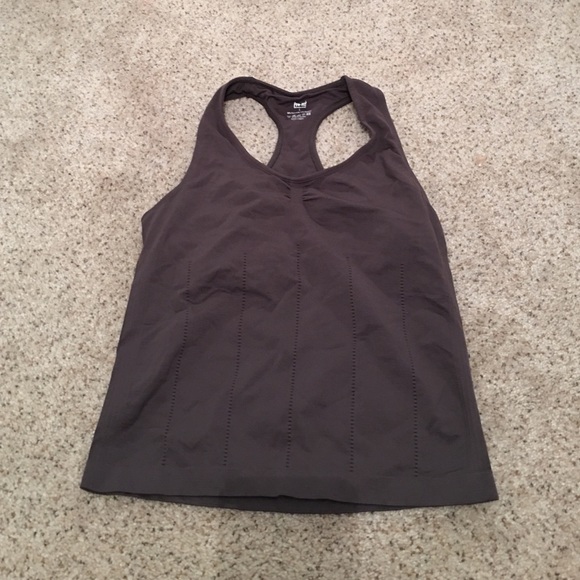 workout tank top