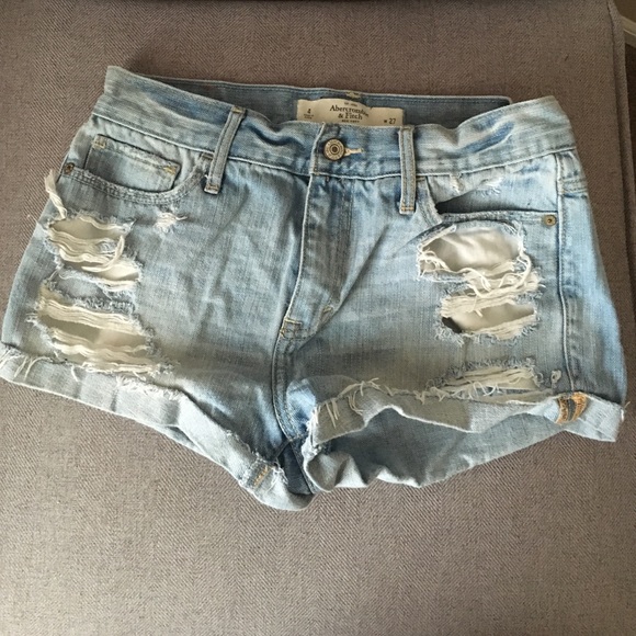 Abercrombie & Fitch light washed shorts
