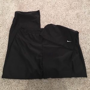 brand new, wide leg nike capris