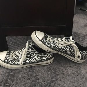 Zebra print converse!!:)