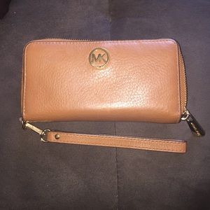 Michael kors wallet