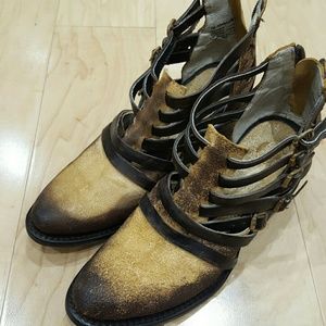 Short free bird boots