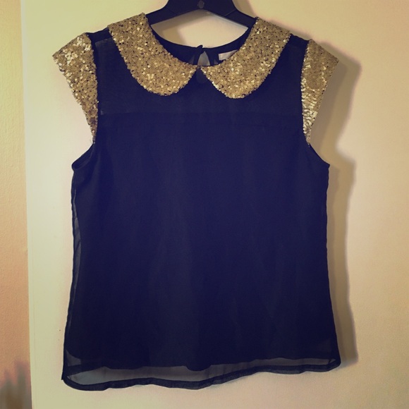 Tops - ✨Peter Pan collar gold sequin shirt