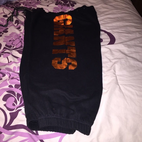 🎈NEW LISTING🎈 VS SF GIANTS COTTON CAPRIS