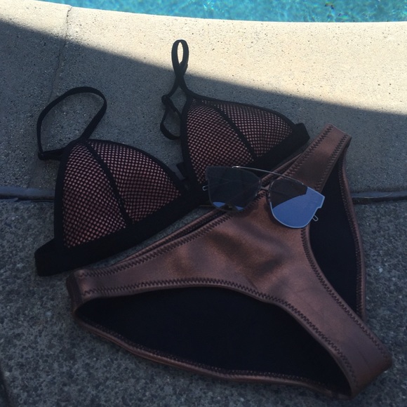 Triangl look a like two piece bikini - Picture 4 of 4