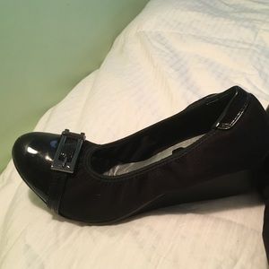 black wedge shoes