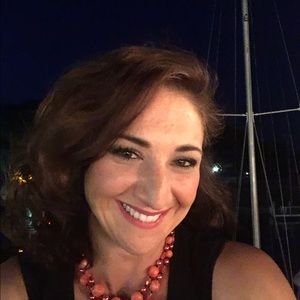 Meet your Posher, Leah