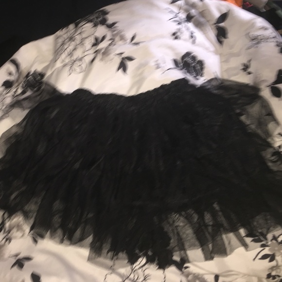 Black tiered tutu skirt