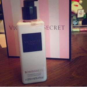 Bombshell Lotion VS 💕
