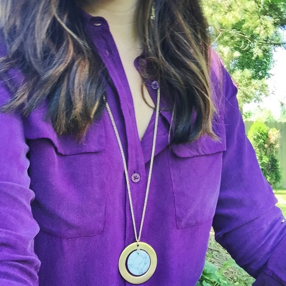 NWT || Gold Marble Long Pendant Necklace - Picture 3 of 4