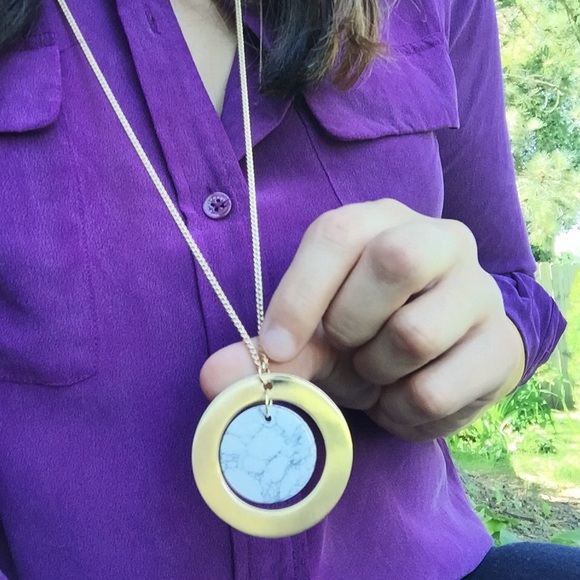 NWT || Gold Marble Long Pendant Necklace - Picture 4 of 4