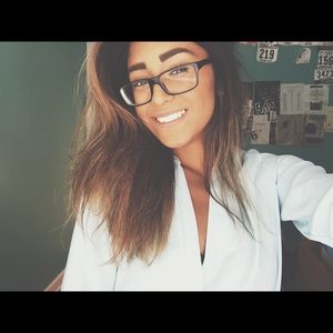 Meet your Posher, Alondra