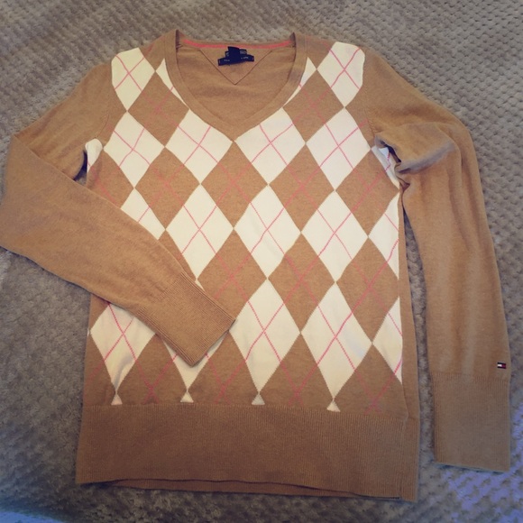 Classic Tommy Hilfiger sweater