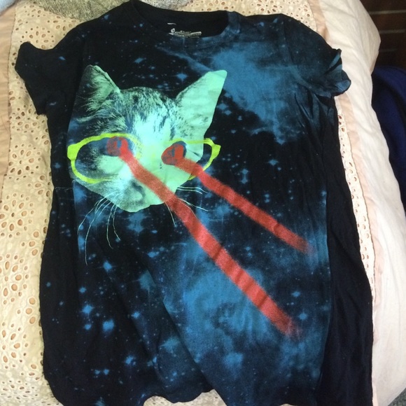 Threadless graphic cat tee